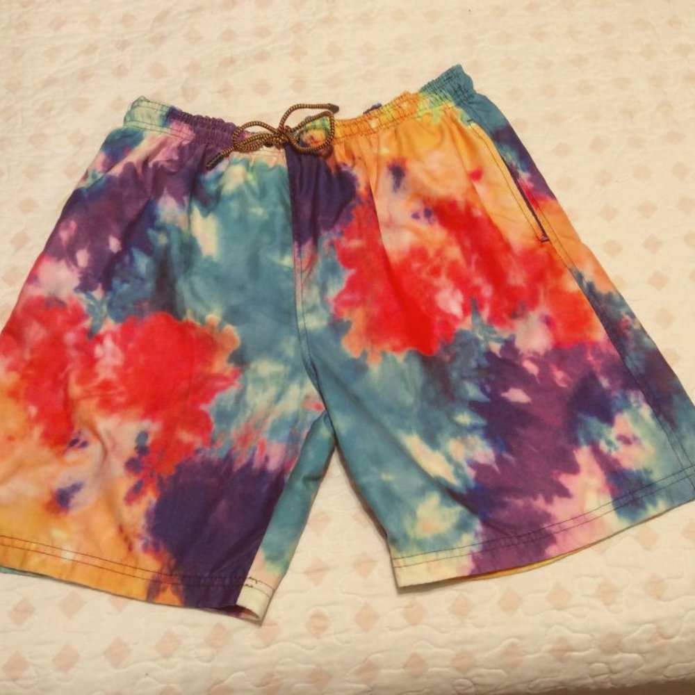BROKEN THREADS NWOT Tie-Dye Swim/Surf Trunks Men's Large
